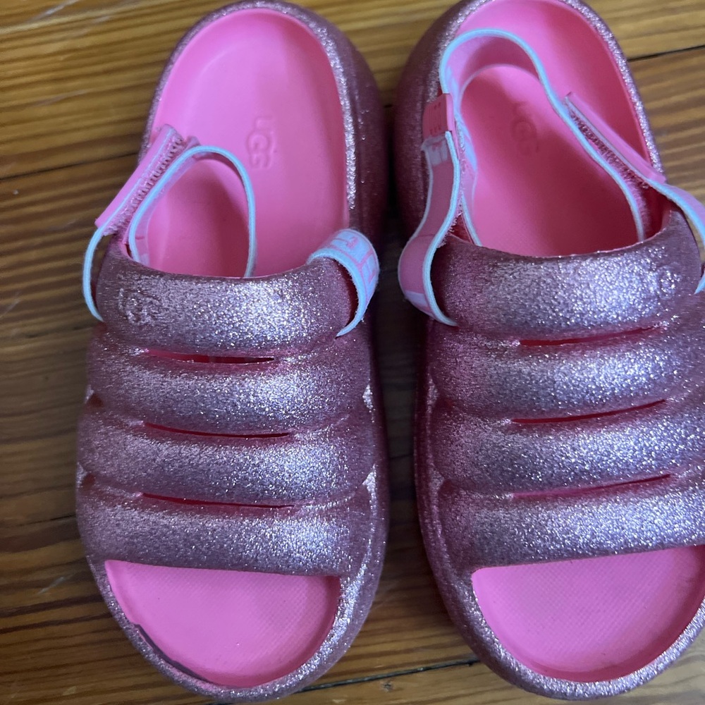 UGG hot pink toddler girl clogs.